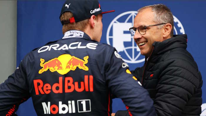 Domenicali liga contrato de Verstappen a novo motor