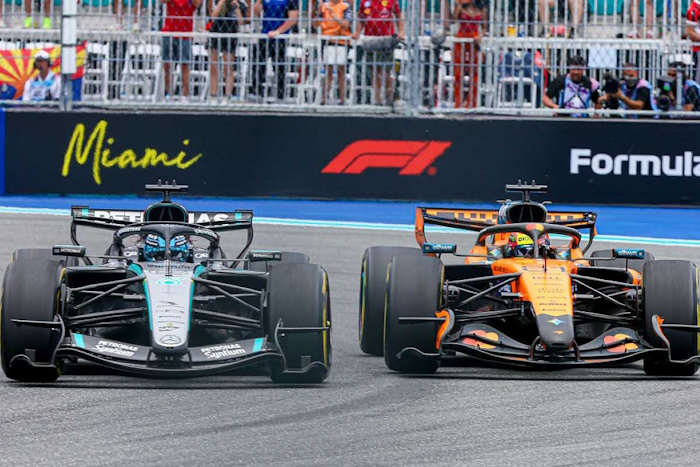 Stella diz que a McLaren ficou atrás por ser cliente da Mercedes